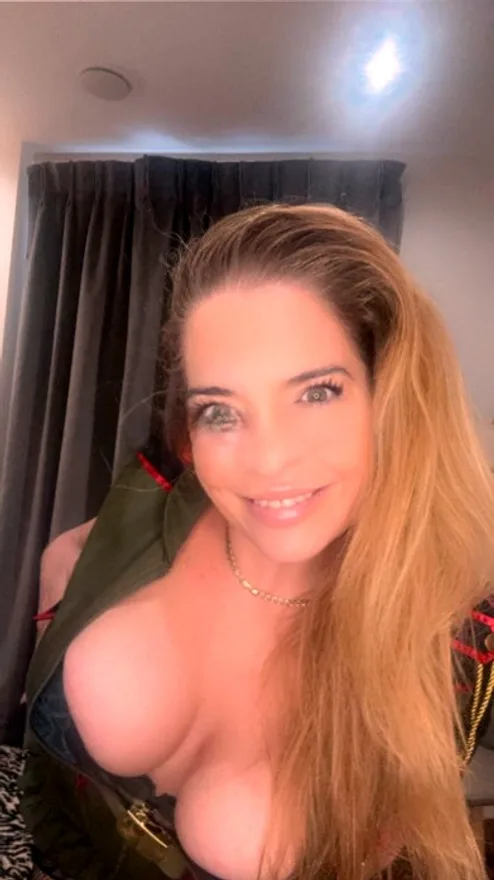 Eva Paradise